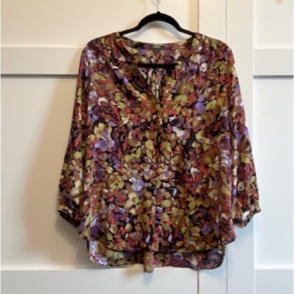 NYDJ Blouse Autumn Colours VNeck 3/4 Slve Btn Front Pleated Back EUC Sz M L